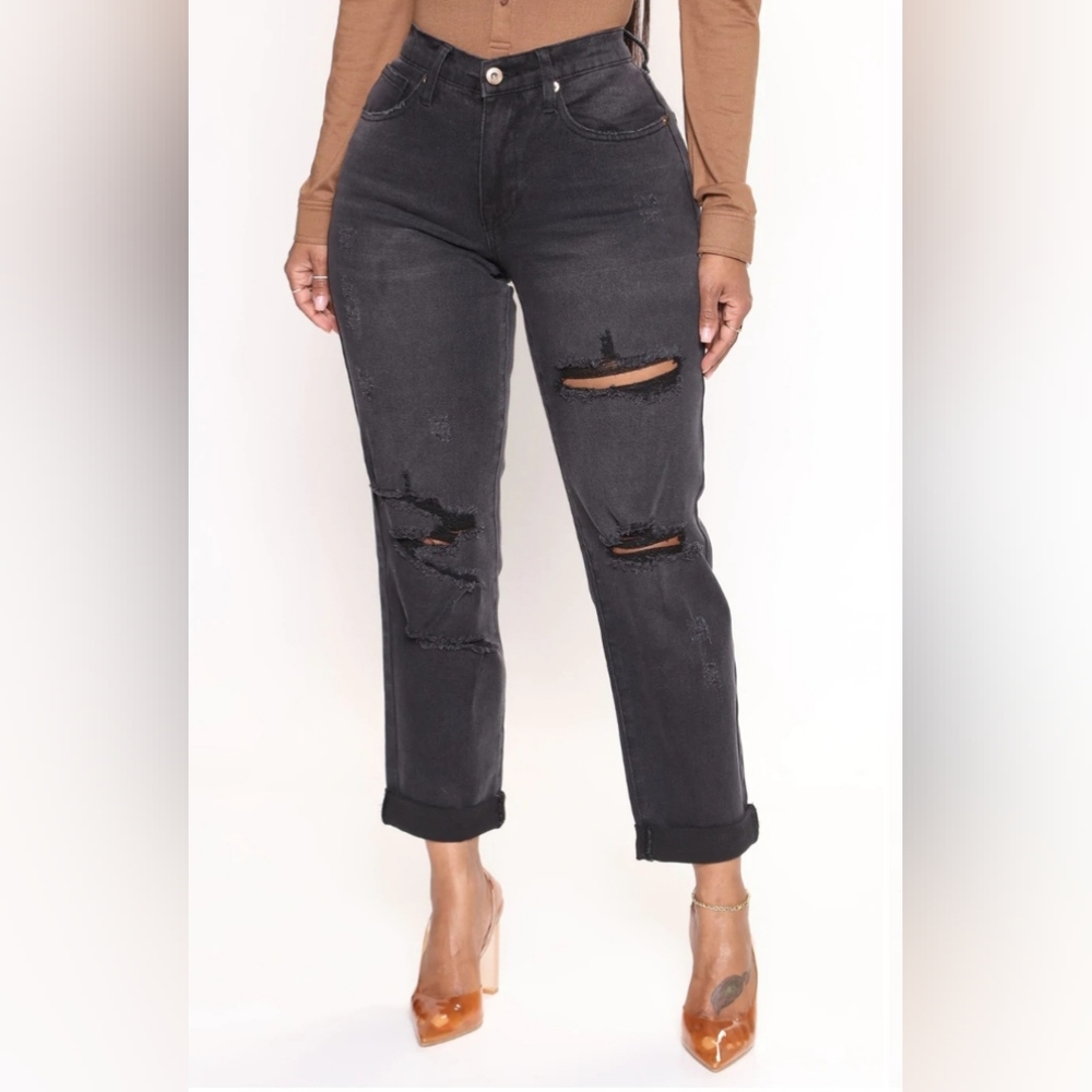 ***SOLD***Fashion Nova Boyfriend Jeans